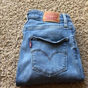 Light wash high waisted Levi’s